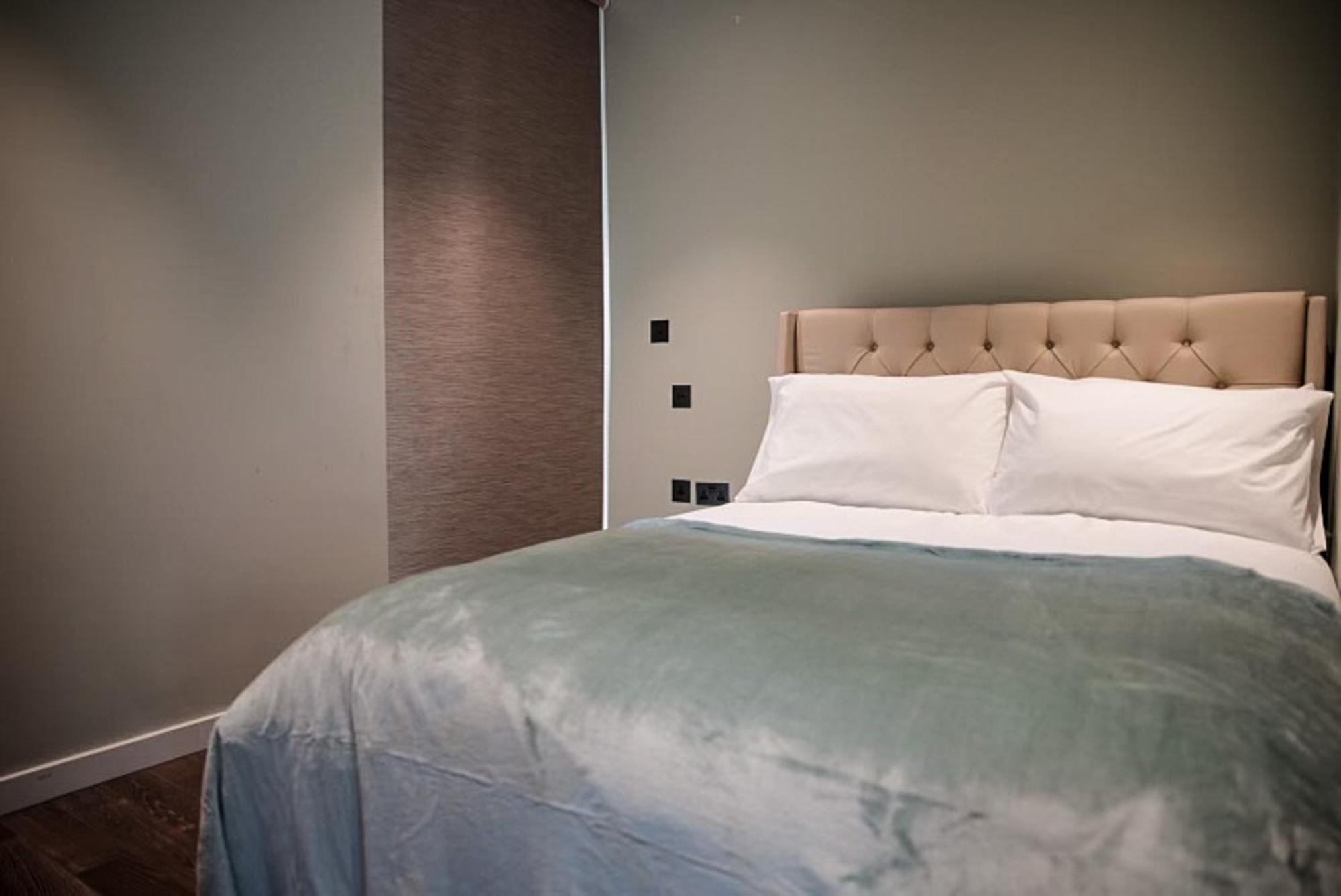 Appartamento Chic Luxury Living In Battersea Power Station Londra Esterno foto